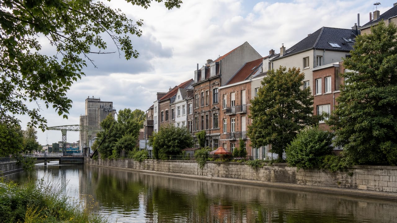 Vue caractéristique de Anderlecht (1070) à Bruxelles · mix : maisons 1900-1930 typiques bruxelloises · zone d'intervention plombier-chauffagiste Atmos Technics