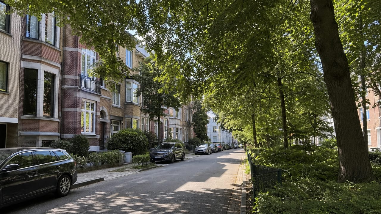 Vue caractéristique de Berchem-Sainte-Agathe (1082) à Bruxelles · maisons mitoyennes et appartements résidentiels · zone d'intervention chauffagiste agréé PEB Atmos Technics